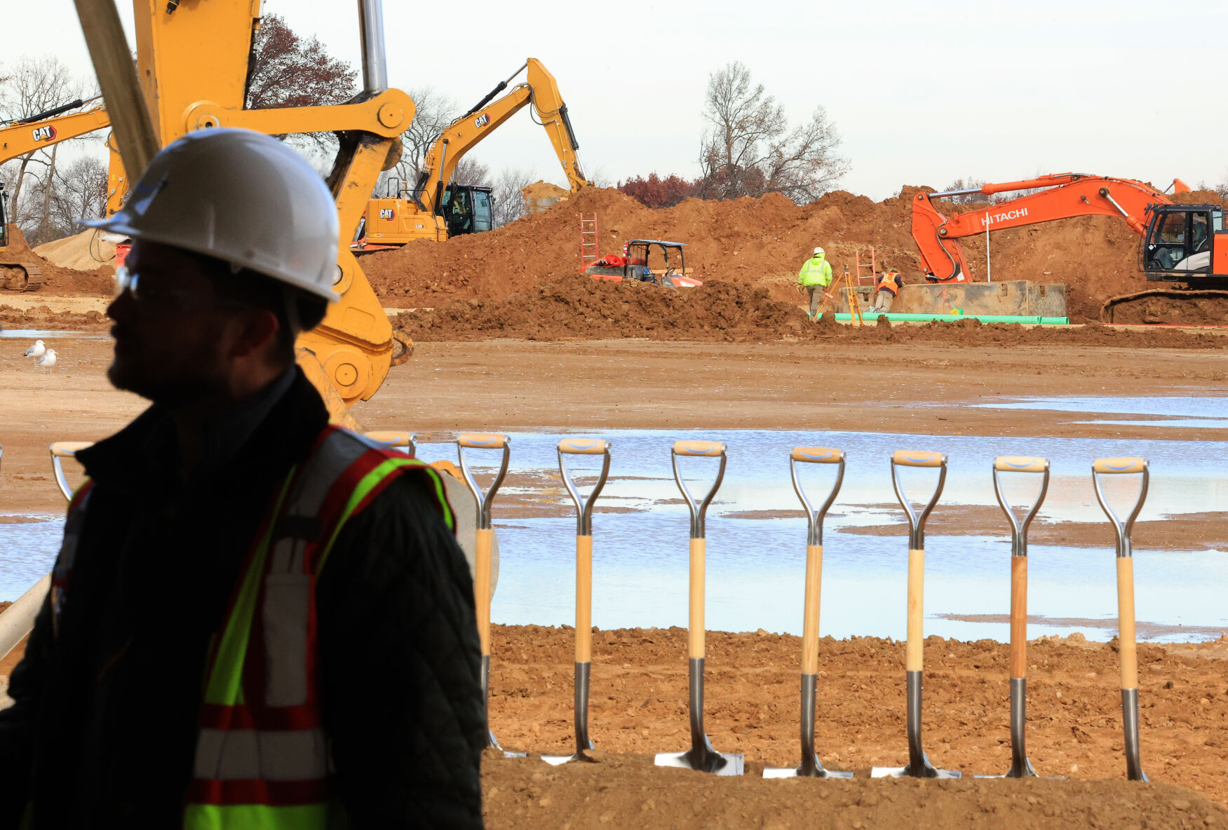 Amazon groundbreaking in Cottage Grove
